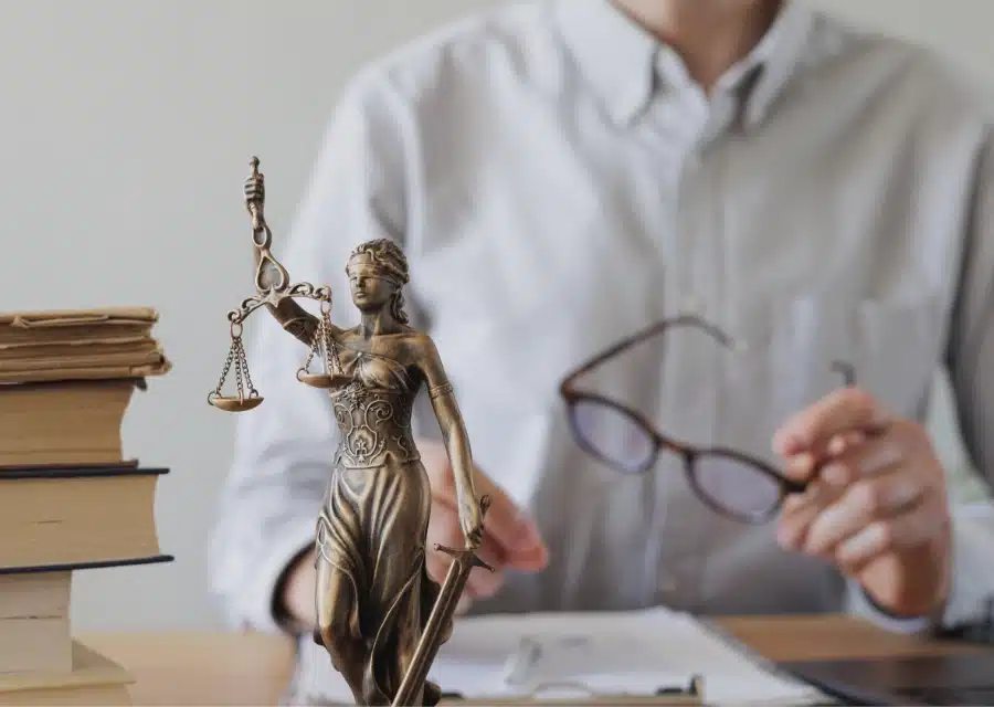 abogados para contrataciones públicas en Panamá